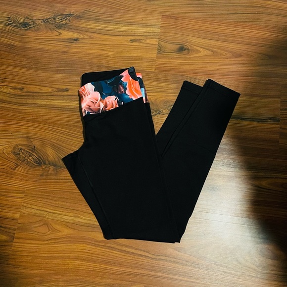 Lululemon leggings - Picture 9 of 13